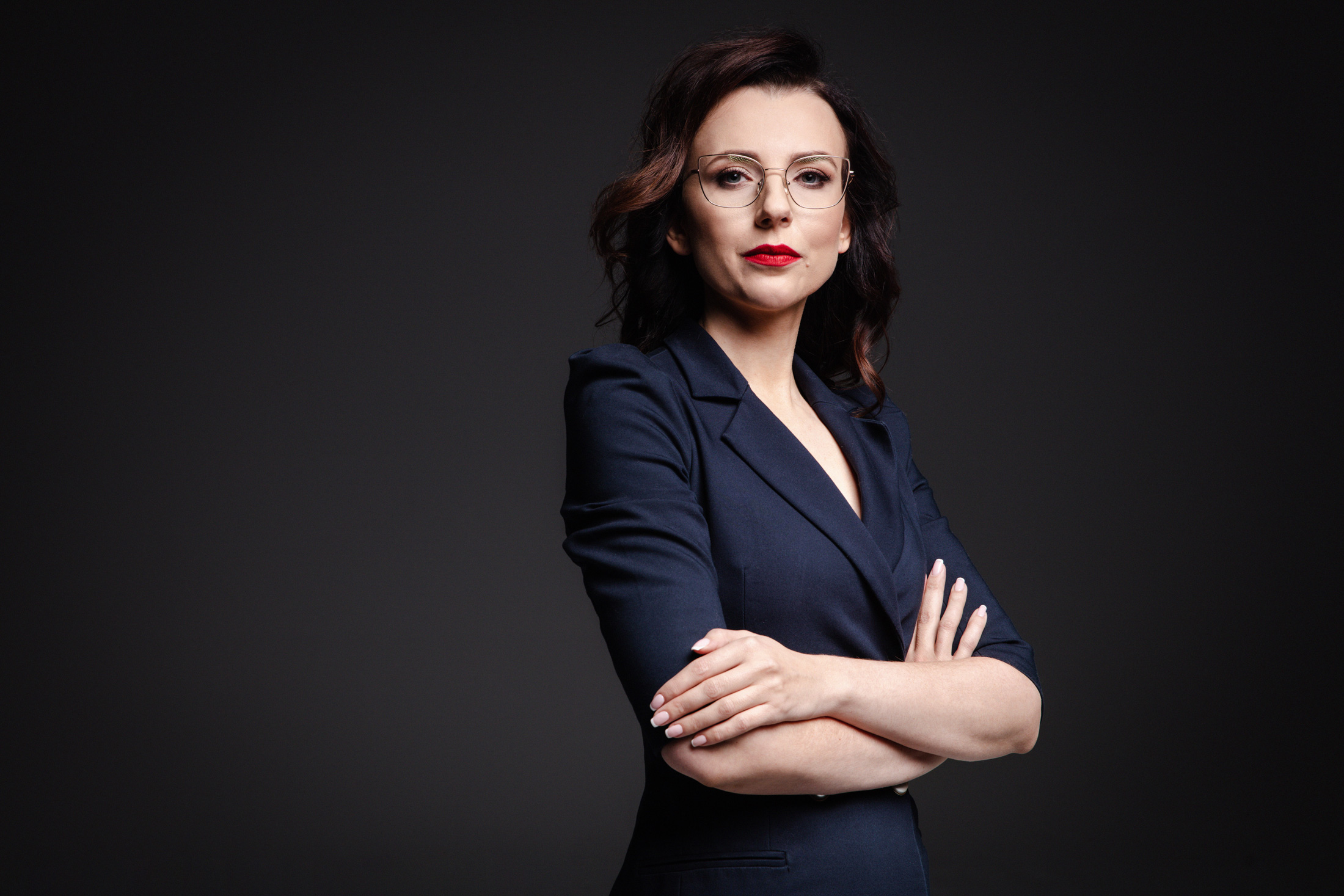 na ciemnym tle. Sesja biznesowa